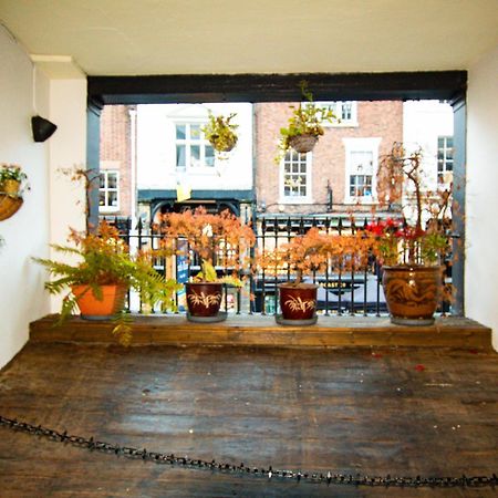 Built 1804 Caldecott Town House On The Rows By Rework Accommodation Chester Eksteriør billede